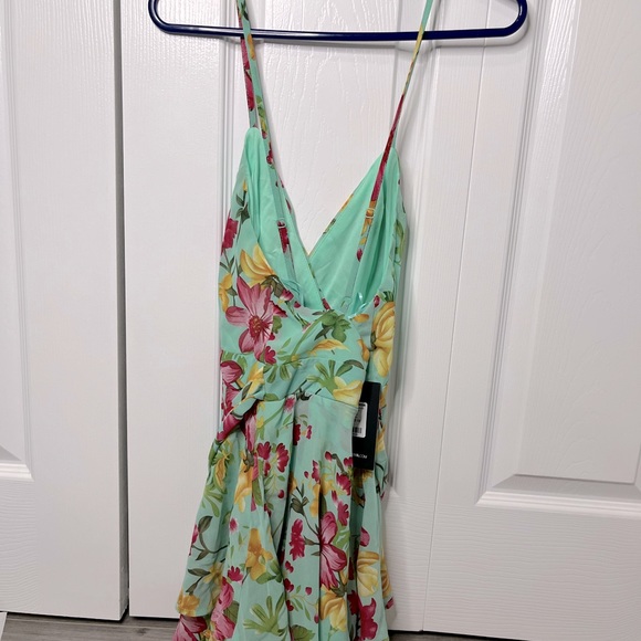 FASHION NOVA mint floral romper - Picture 5 of 5